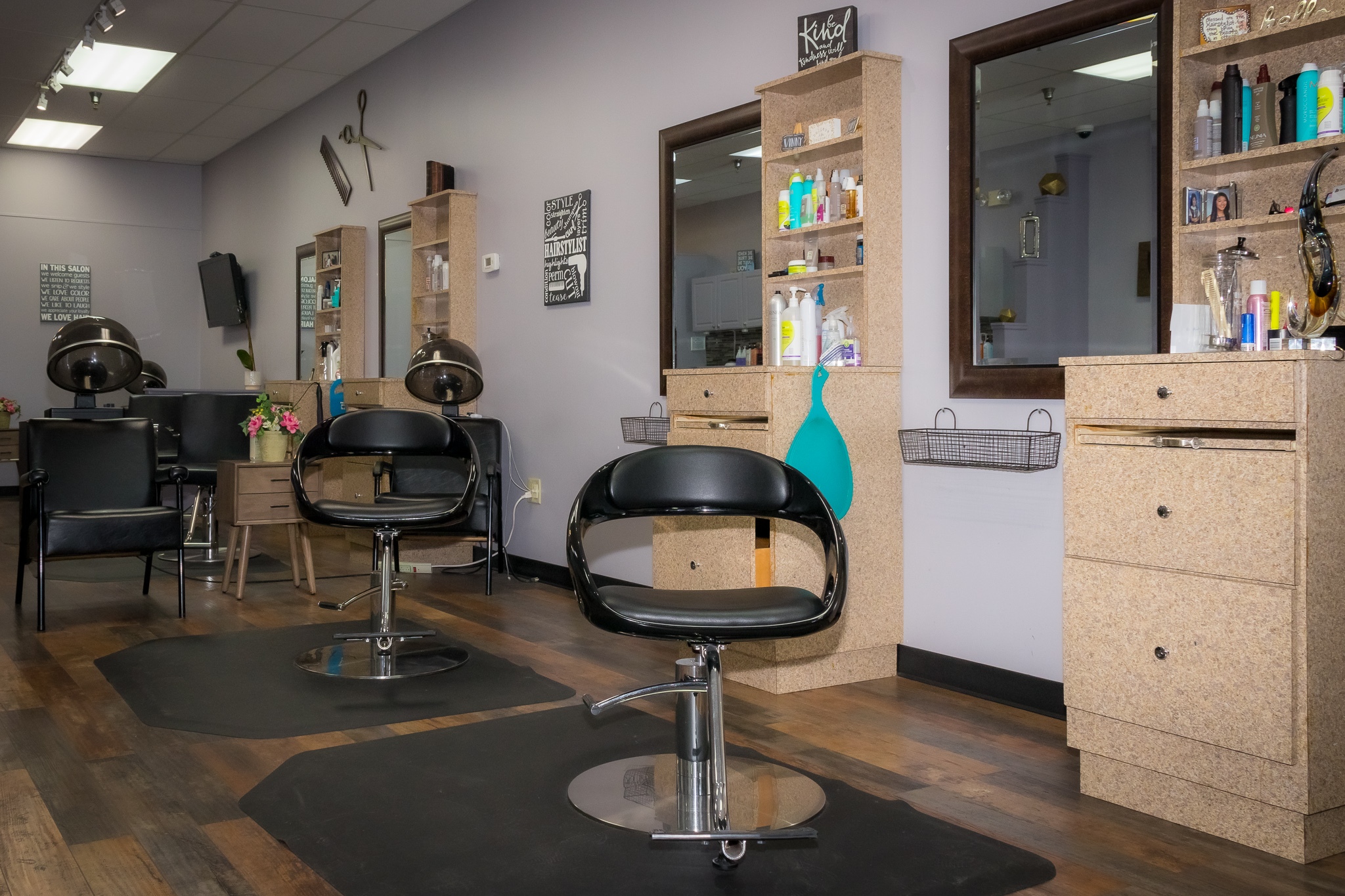 Mimi's Hair Salon Haircuts, Colorings, Textures And Finishing